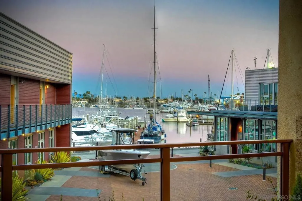 2820 Carleton St 16, San Diego, California 92106 home-pic-4