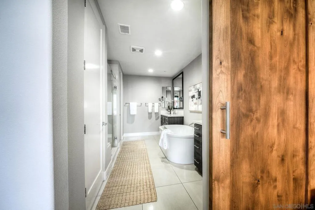 2820 Carleton St 16, San Diego, California 92106 home-pic-31