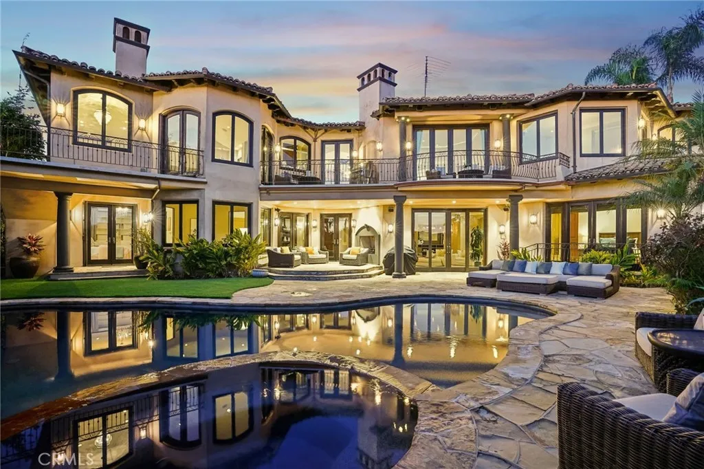 215 S Poinsettia Avenue, Manhattan Beach, California 90266 home-pic-0