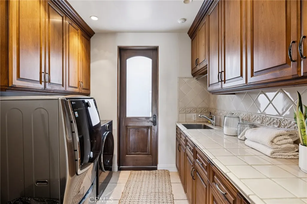 215 S Poinsettia Avenue, Manhattan Beach, California 90266 home-pic-19