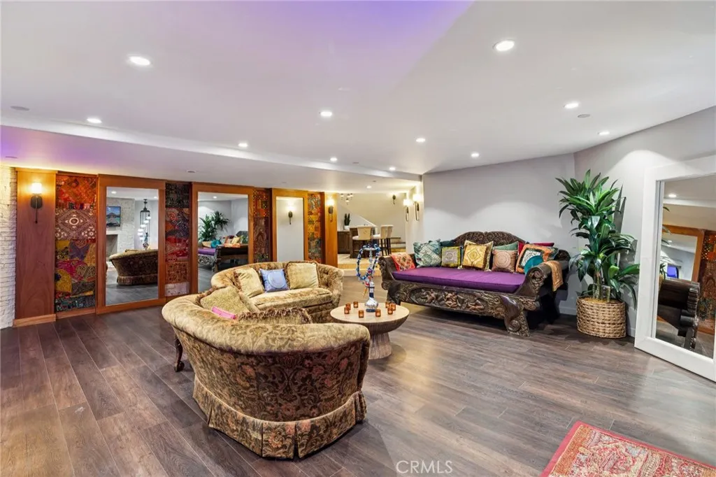 215 S Poinsettia Avenue, Manhattan Beach, California 90266 home-pic-50