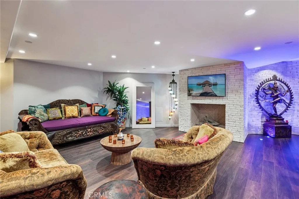 215 S Poinsettia Avenue, Manhattan Beach, California 90266 home-pic-52