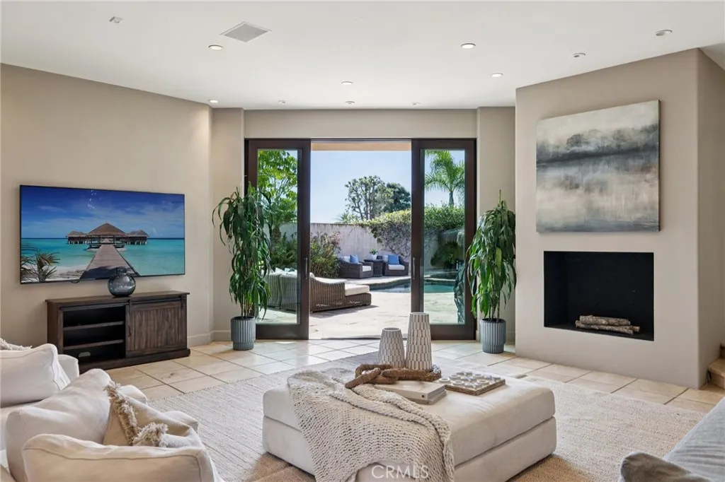 215 S Poinsettia Avenue, Manhattan Beach, California 90266 home-pic-8