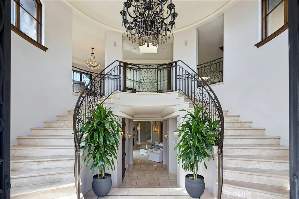 215 S Poinsettia Avenue, Manhattan Beach, California 90266 home-pic-4