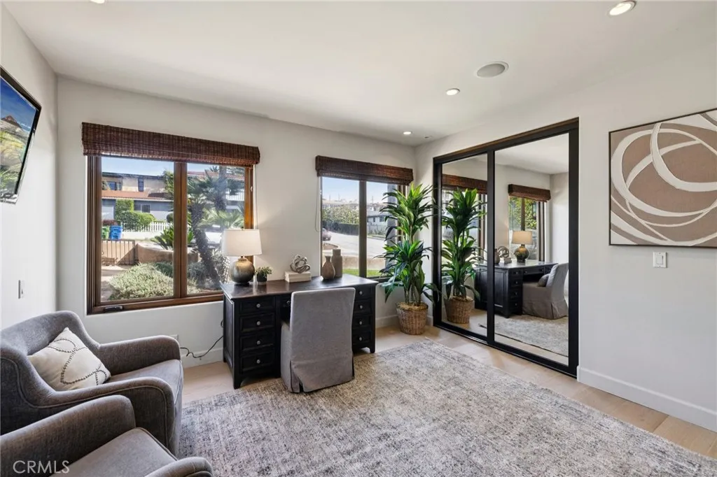 215 S Poinsettia Avenue, Manhattan Beach, California 90266 home-pic-20
