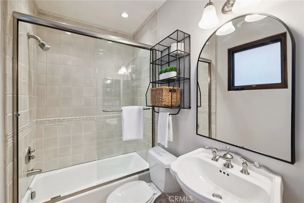 215 S Poinsettia Avenue, Manhattan Beach, California 90266 home-pic-18