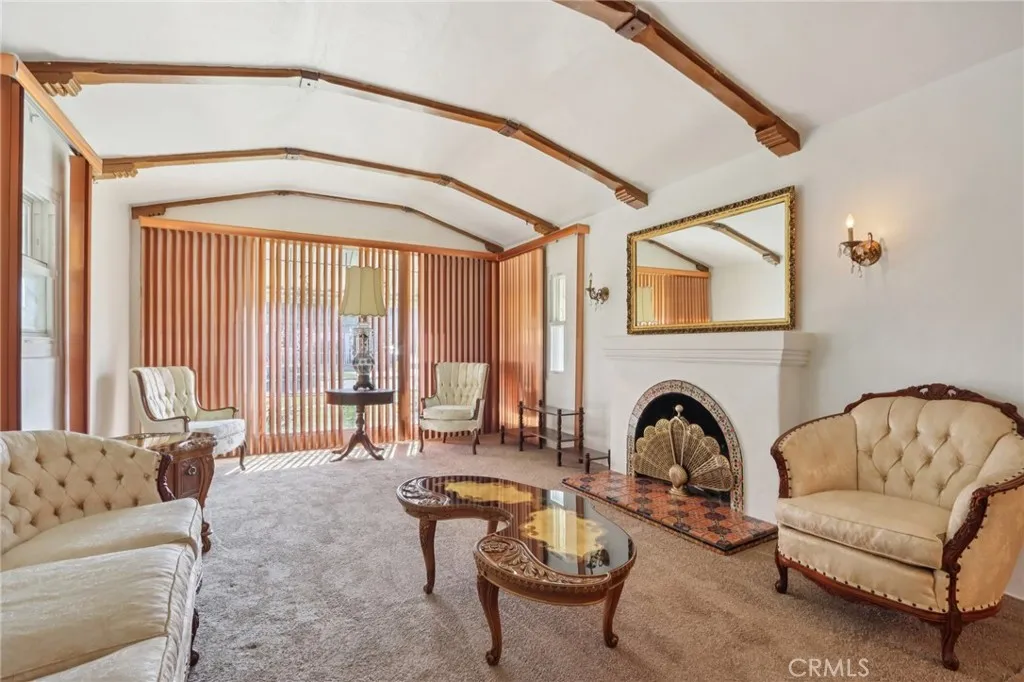 1961 W 84th, Los Angeles, California 90047 home-pic-2