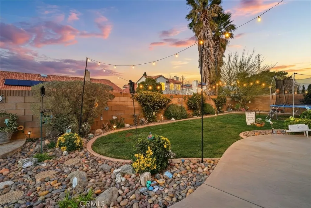 2515 Gemstone, Palmdale, California 93551 home-pic-5