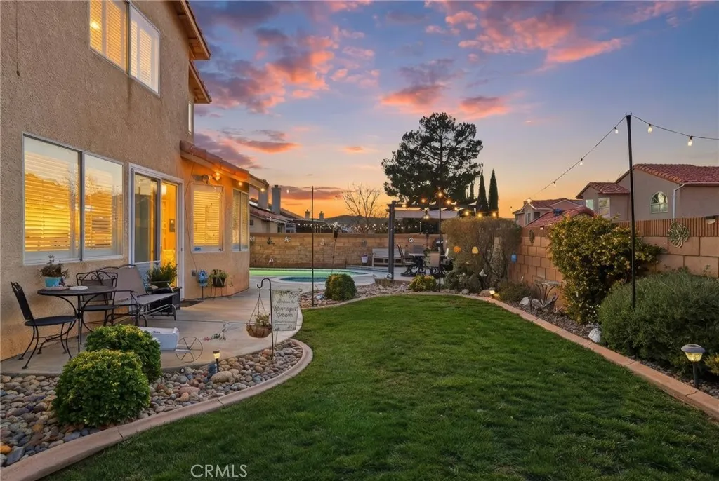 2515 Gemstone, Palmdale, California 93551 home-pic-4