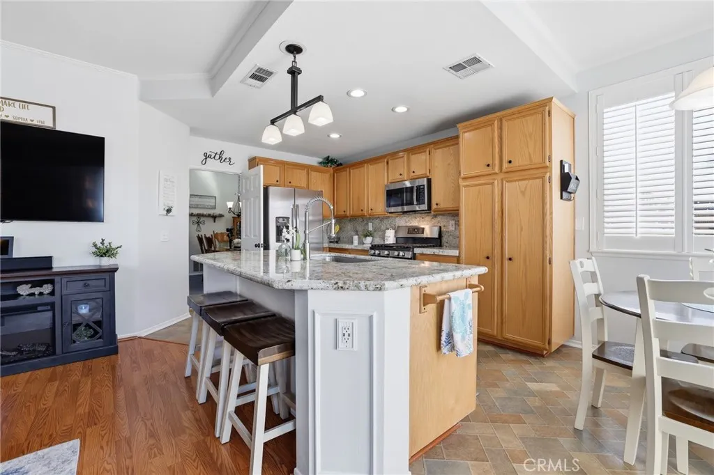 2515 Gemstone, Palmdale, California 93551 home-pic-14