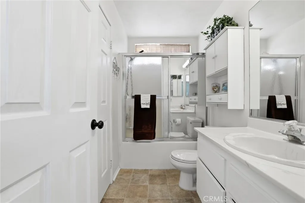 2515 Gemstone, Palmdale, California 93551 home-pic-25