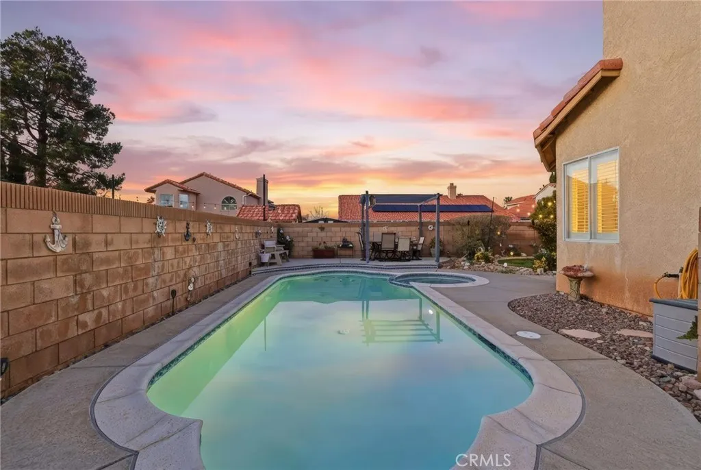 2515 Gemstone, Palmdale, California 93551 home-pic-6