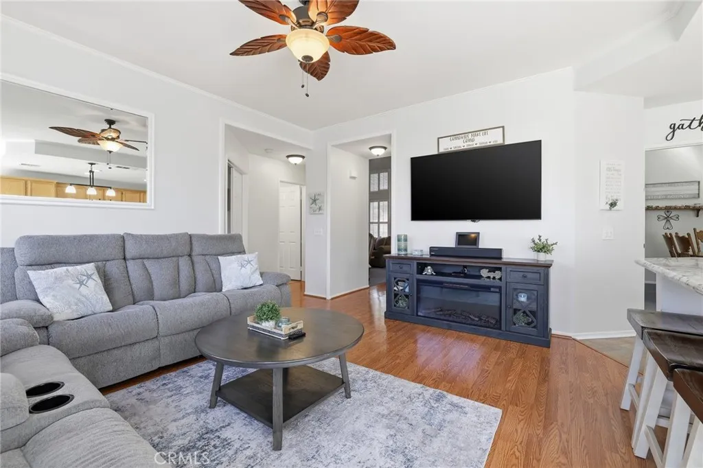 2515 Gemstone, Palmdale, California 93551 home-pic-12