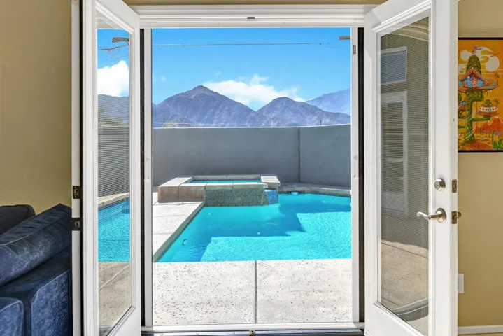 VIEW.jpg mls