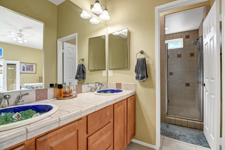PRIMARY BATHROOM.jpg mls