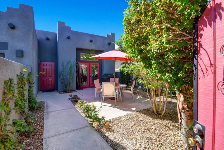 COURT YARD.jpg mls
