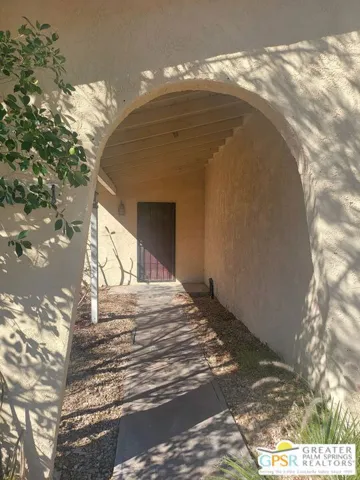 Private Front Entry
