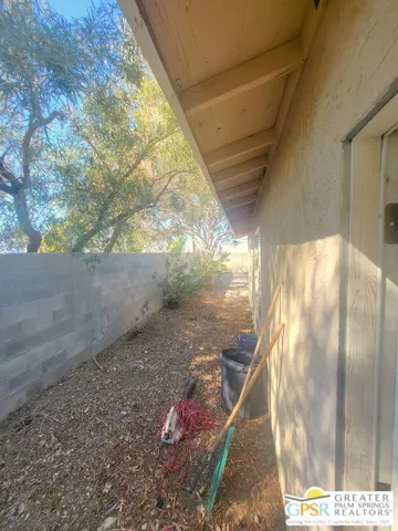 Lots Of Private Areas