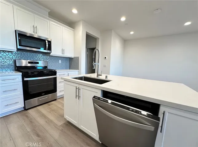 4283 S Hollyhock Paseo, Ontario, California 91761