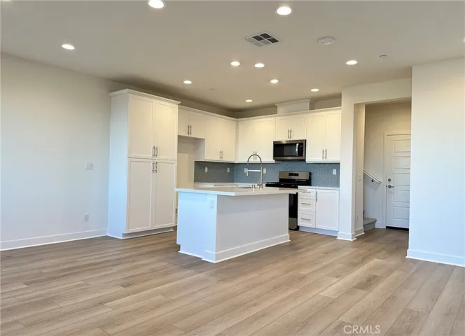 4283 S Hollyhock Paseo, Ontario, California 91761