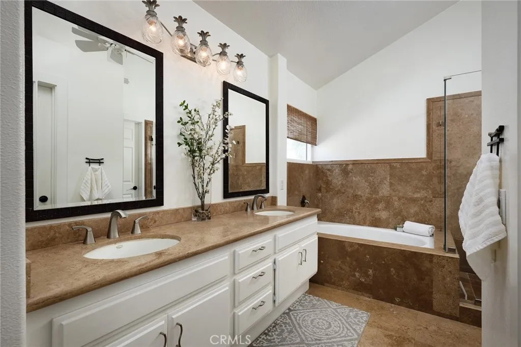 17 Sillero, Rancho Santa Margarita, California 92688 home-pic-22