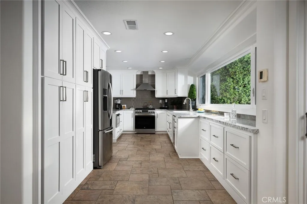 17 Sillero, Rancho Santa Margarita, California 92688 home-pic-10