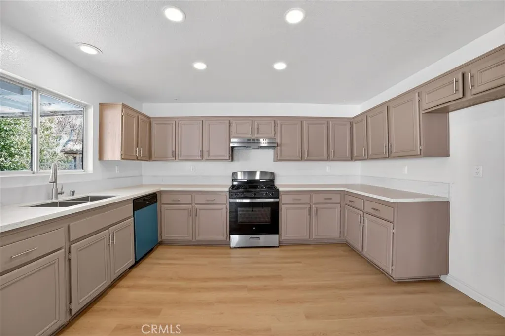 21440 Shakespeare Court, Moreno Valley, California 92557 home-pic-5