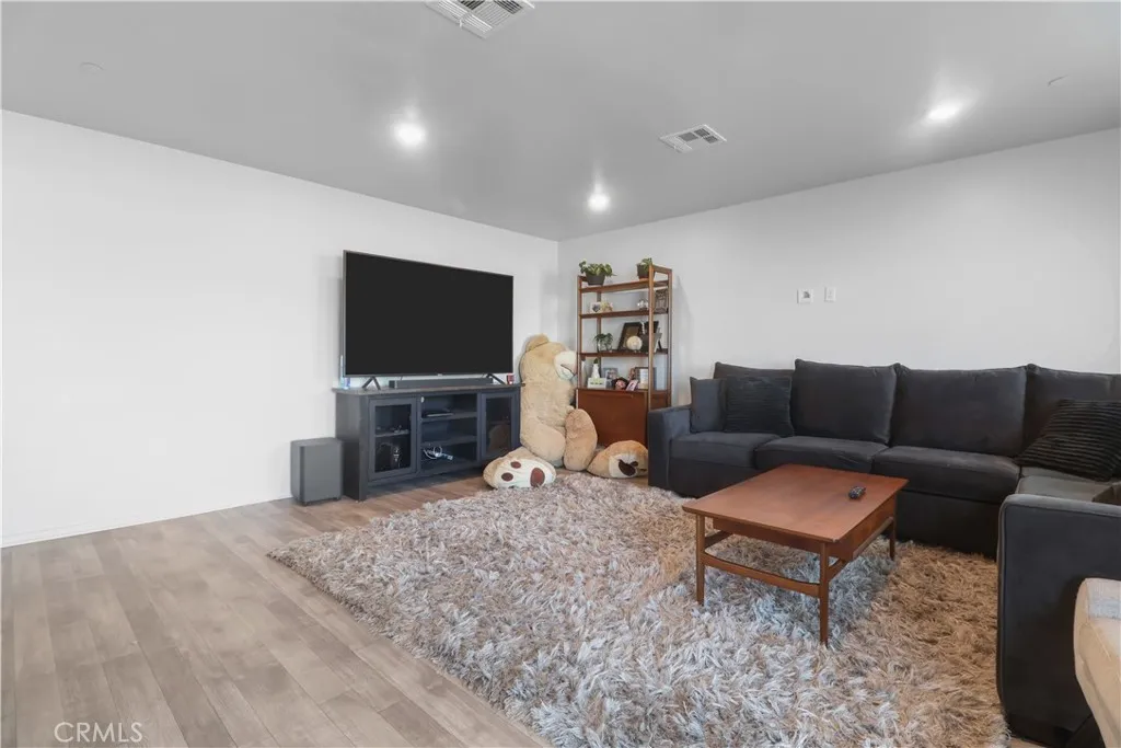 10292 Vanessa Court, Adelanto, California 92301 home-pic-3