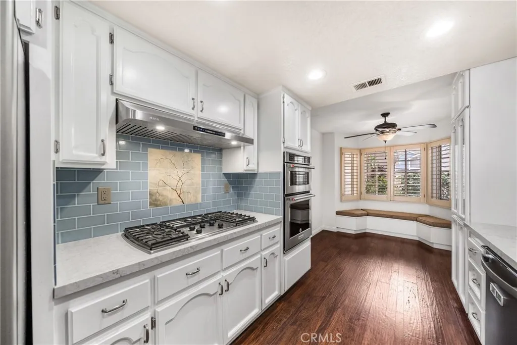 500 Stoneham Court 102, Long Beach, California 90803 home-pic-20