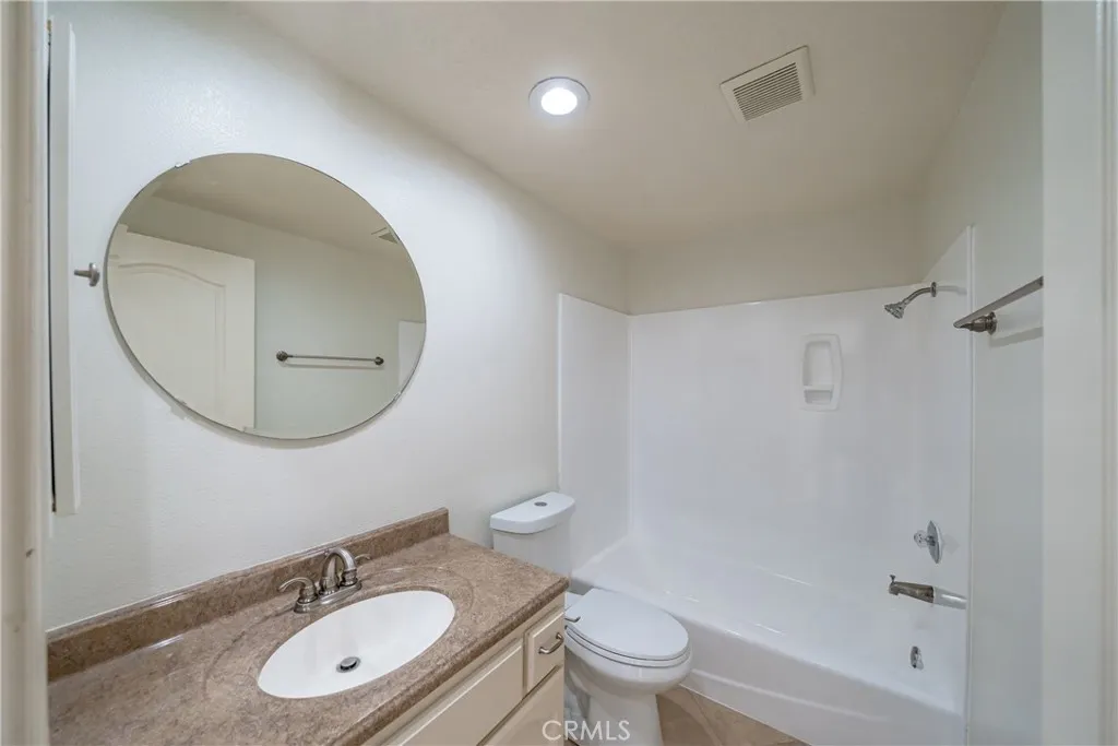 500 Stoneham Court 102, Long Beach, California 90803 home-pic-33