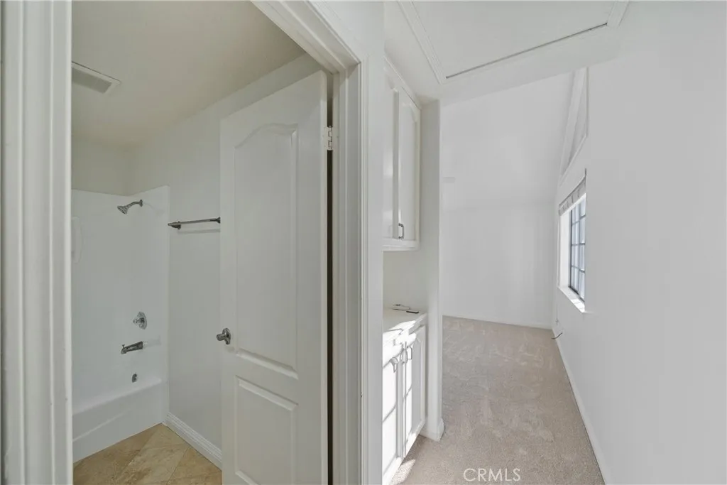 500 Stoneham Court 102, Long Beach, California 90803 home-pic-32