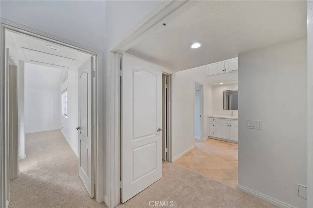 500 Stoneham Court 102, Long Beach, California 90803 home-pic-23