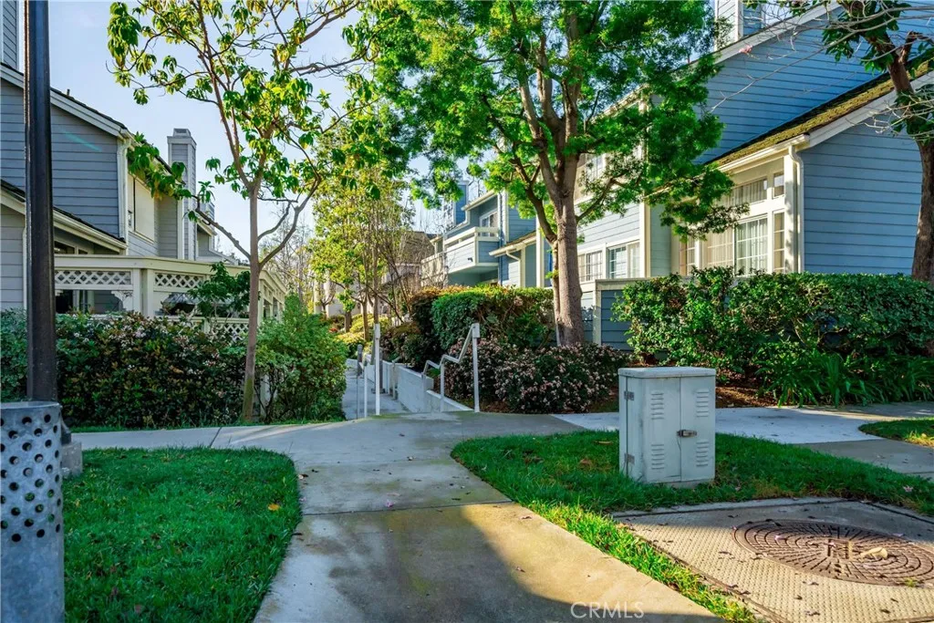 500 Stoneham Court 102, Long Beach, California 90803 home-pic-45