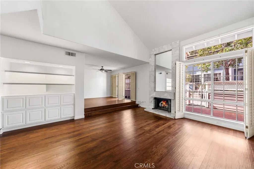 500 Stoneham Court 102, Long Beach, California 90803 home-pic-12