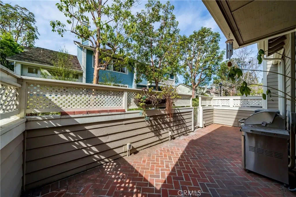 500 Stoneham Court 102, Long Beach, California 90803 home-pic-36