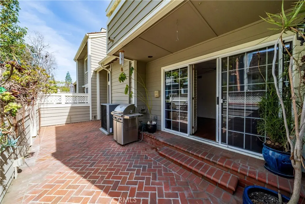 500 Stoneham Court 102, Long Beach, California 90803 home-pic-37