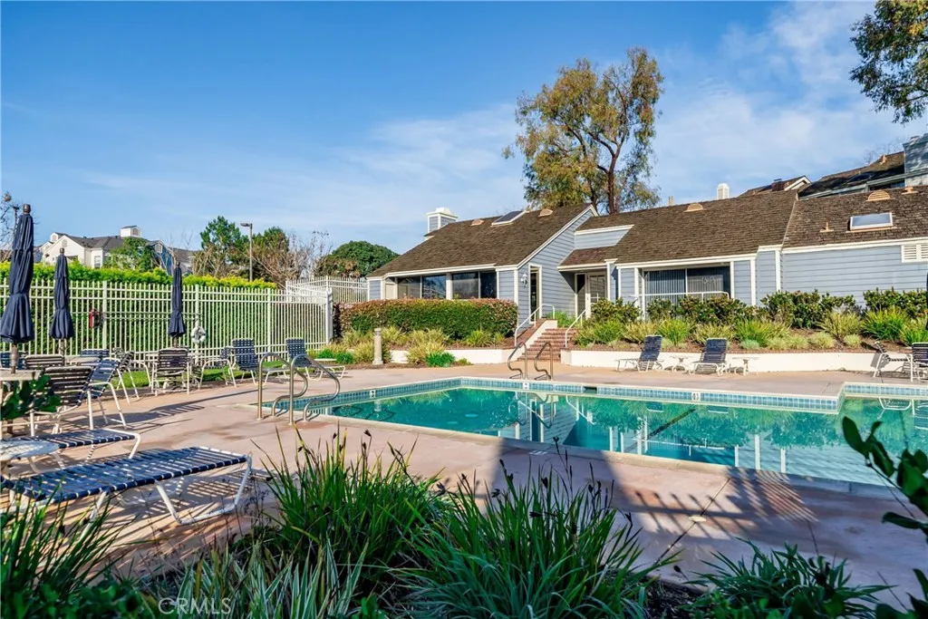 500 Stoneham Court 102, Long Beach, California 90803 home-pic-43
