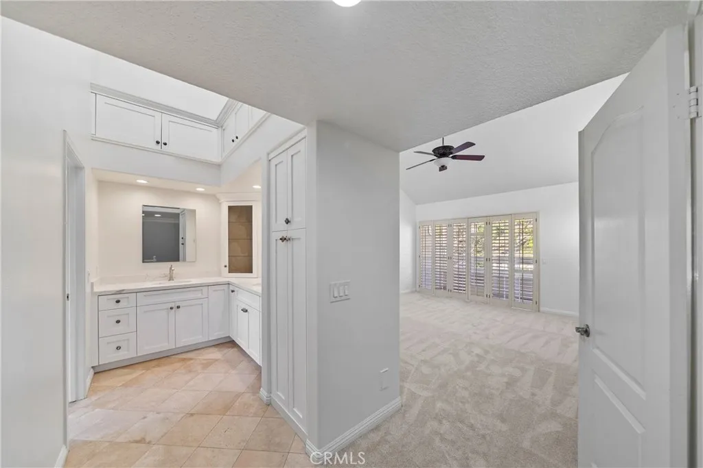500 Stoneham Court 102, Long Beach, California 90803 home-pic-24