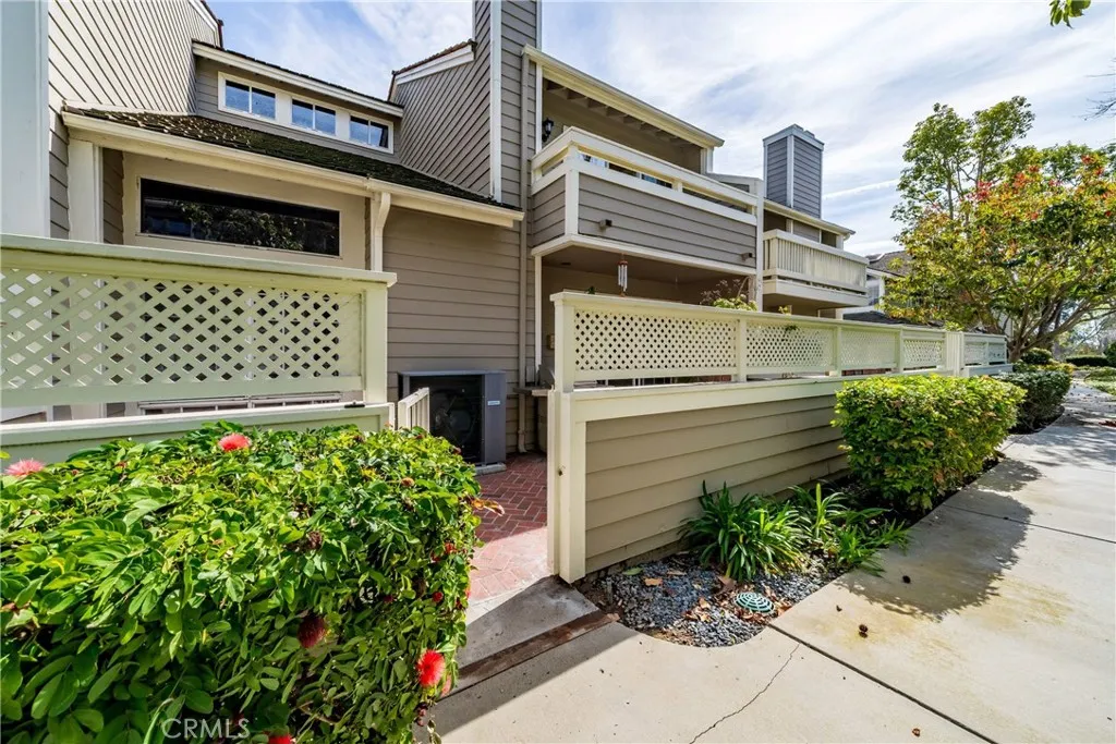 500 Stoneham Court 102, Long Beach, California 90803 home-pic-40