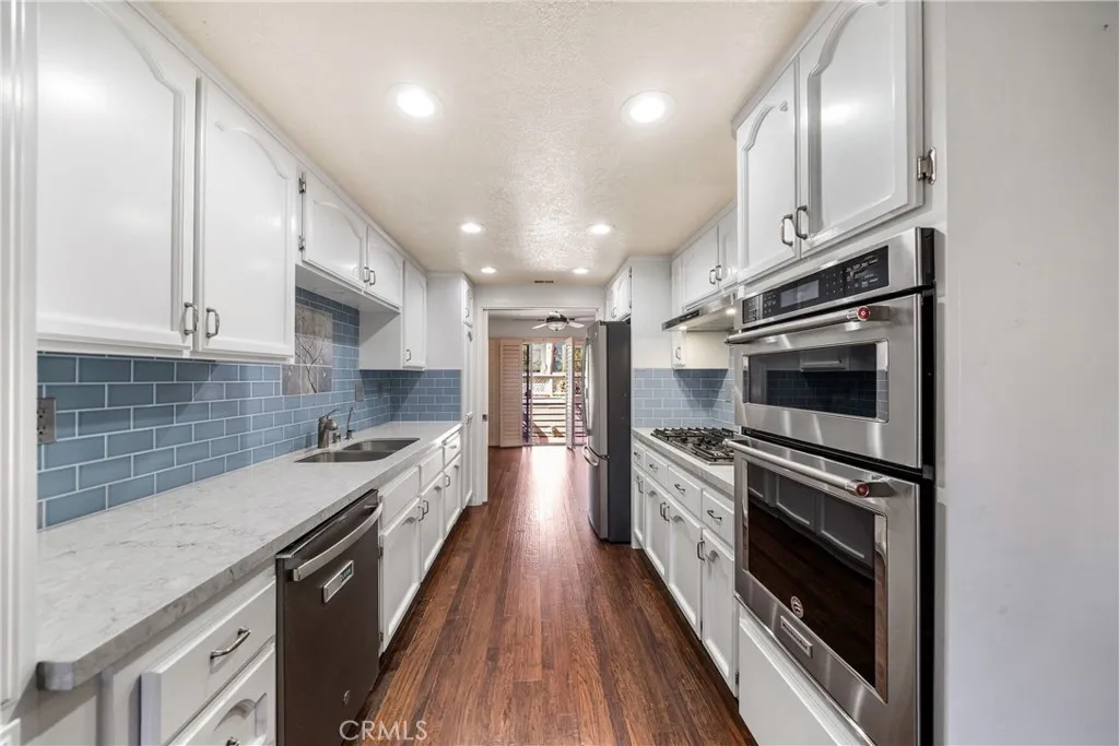 500 Stoneham Court 102, Long Beach, California 90803 home-pic-19