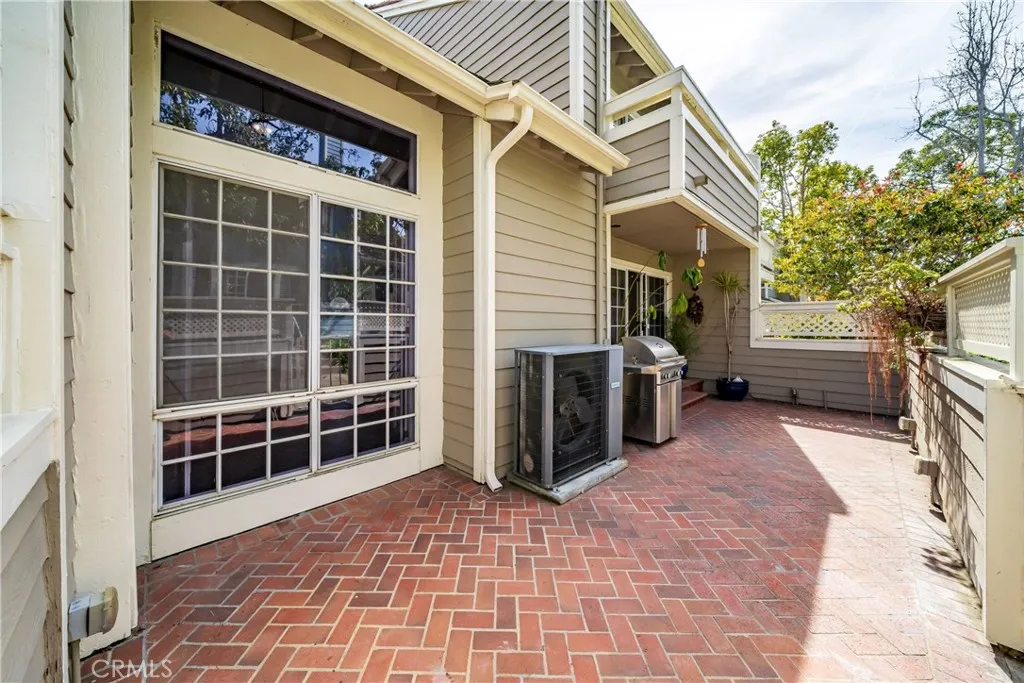500 Stoneham Court 102, Long Beach, California 90803 home-pic-38
