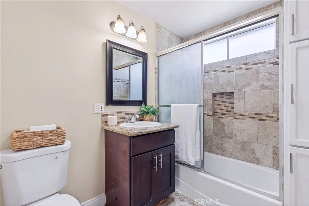 6127 Adenmoor Avenue, Lakewood, California 90713 home-pic-22