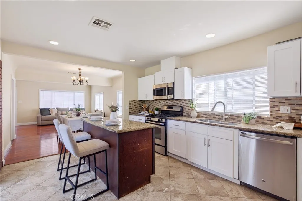 6127 Adenmoor Avenue, Lakewood, California 90713 home-pic-7