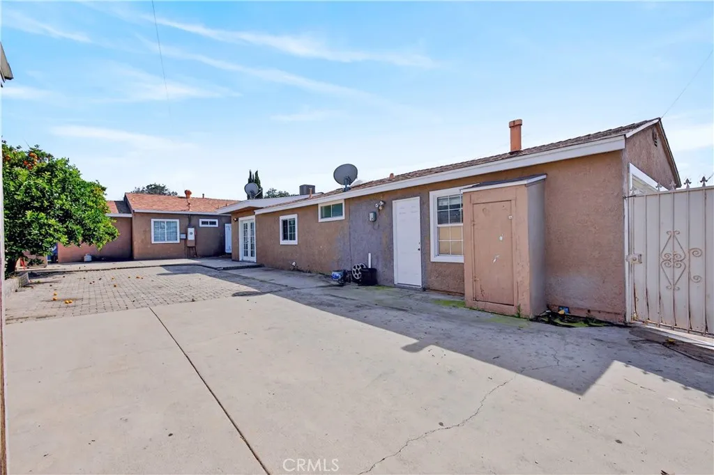 6127 Adenmoor Avenue, Lakewood, California 90713 home-pic-32