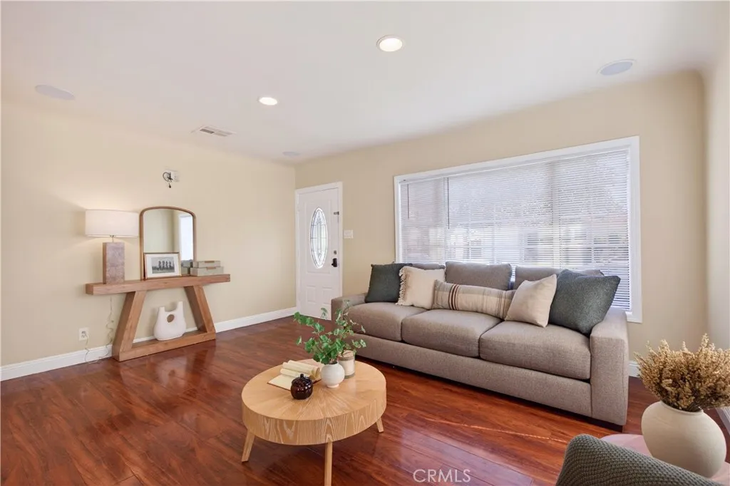 6127 Adenmoor Avenue, Lakewood, California 90713 home-pic-3