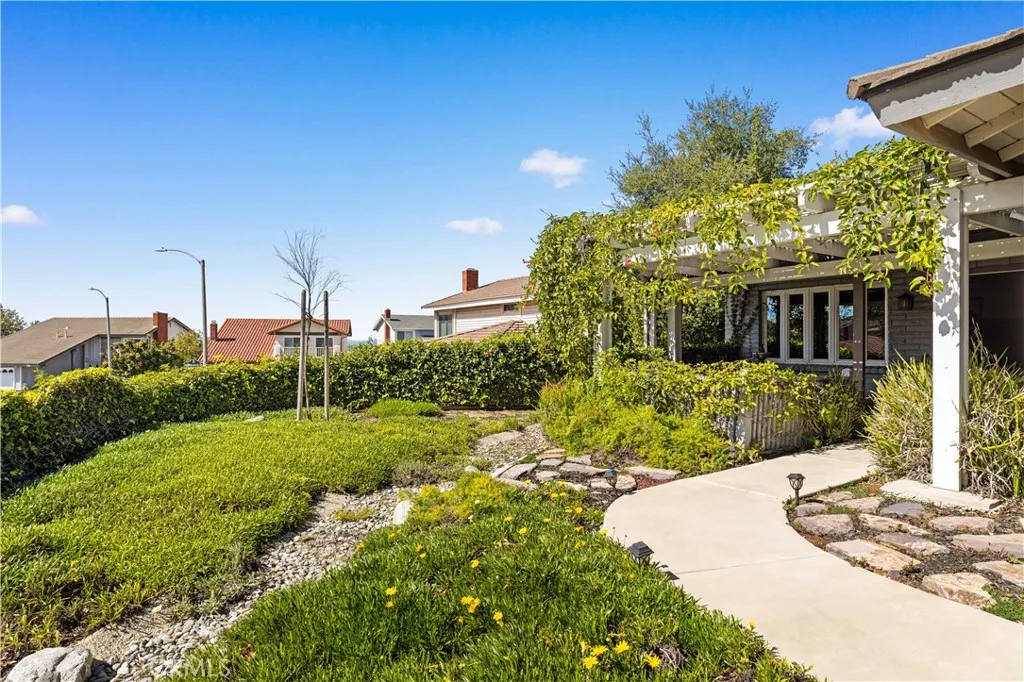 21415 Running River Court, Diamond Bar, California 91765 home-pic-3