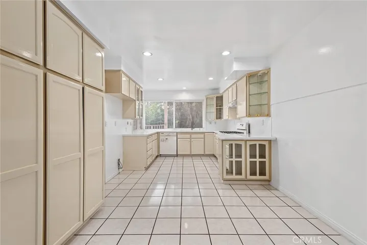 Large kitchen