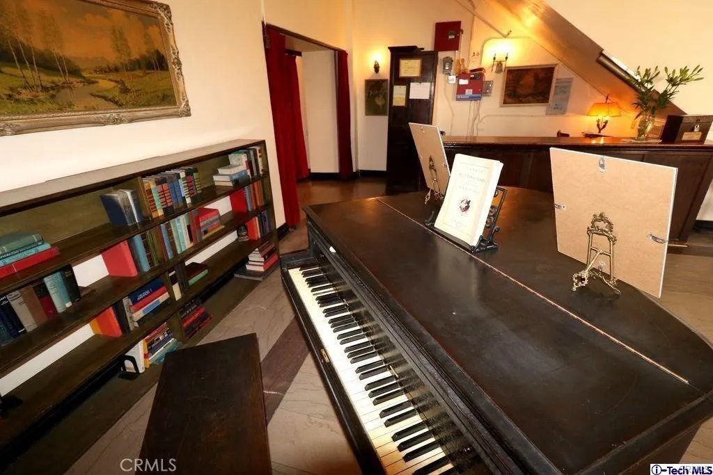 2121 James M Wood 412, Los Angeles, California 90006 home-pic-26