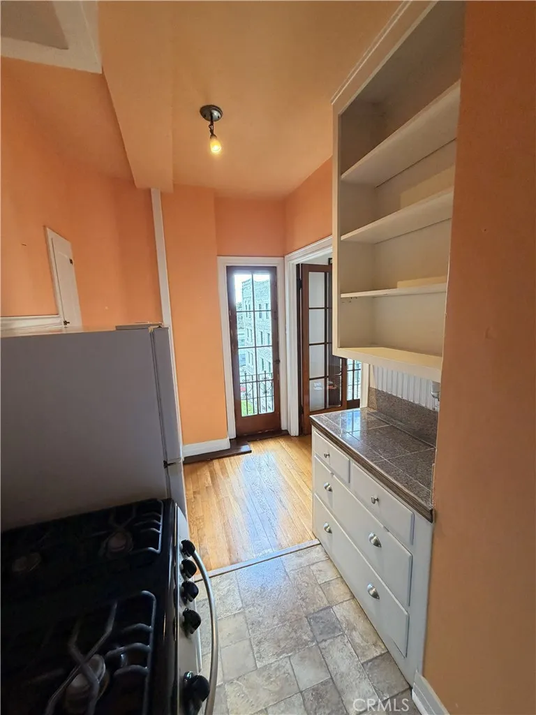 2121 James M Wood 412, Los Angeles, California 90006 home-pic-16