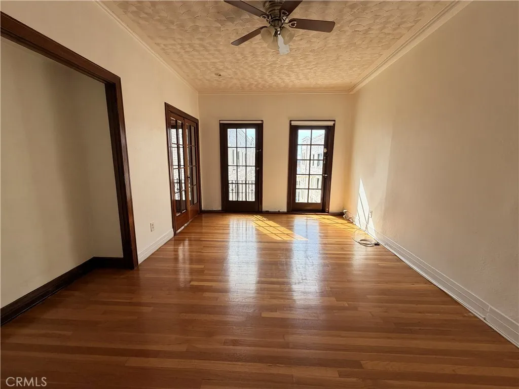 2121 James M Wood 412, Los Angeles, California 90006 home-pic-2